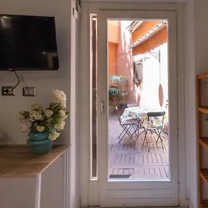 Appartement Rione Monti With Private Garden
